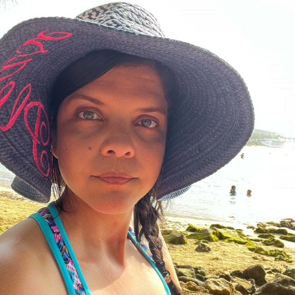 Meet your Posher, Clarissa